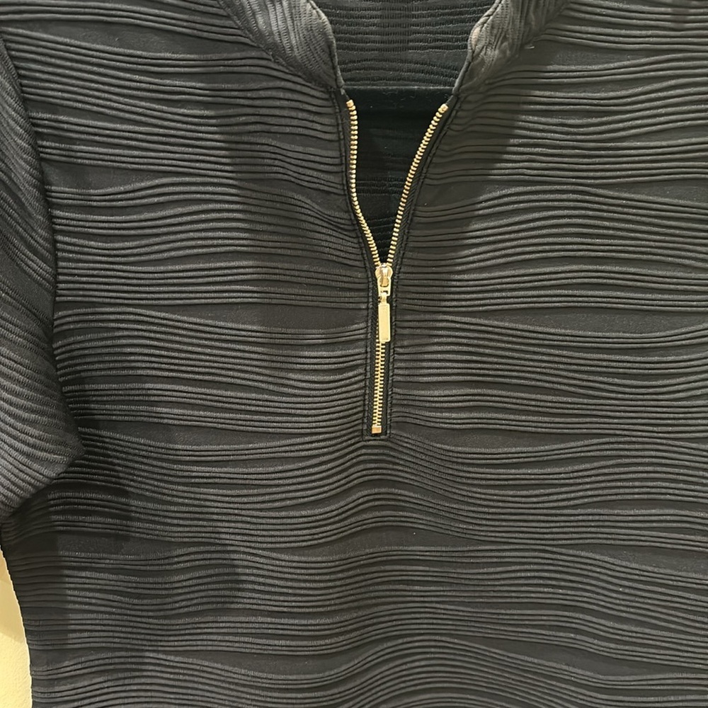 ⭐️Ladies Black Top - Picture 3 of 10
